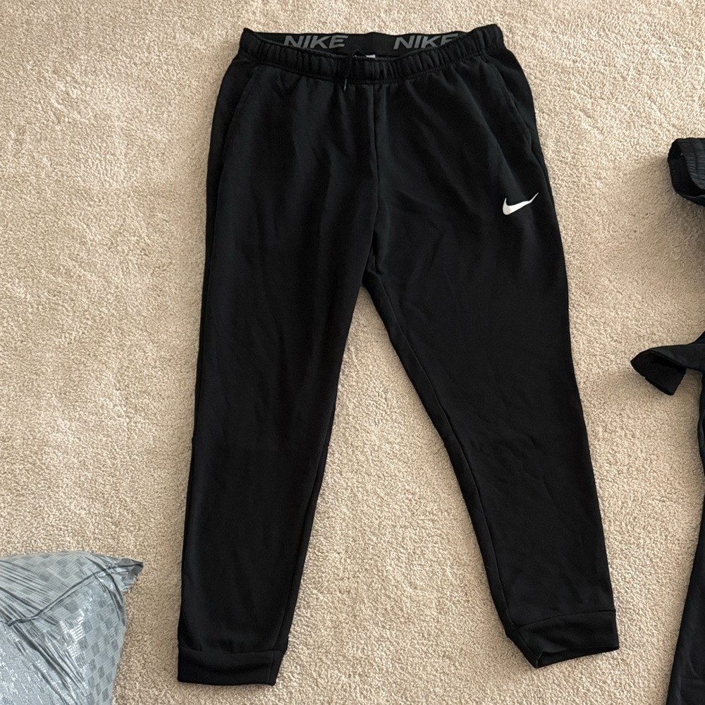 Nike men’s Black Sweatpants